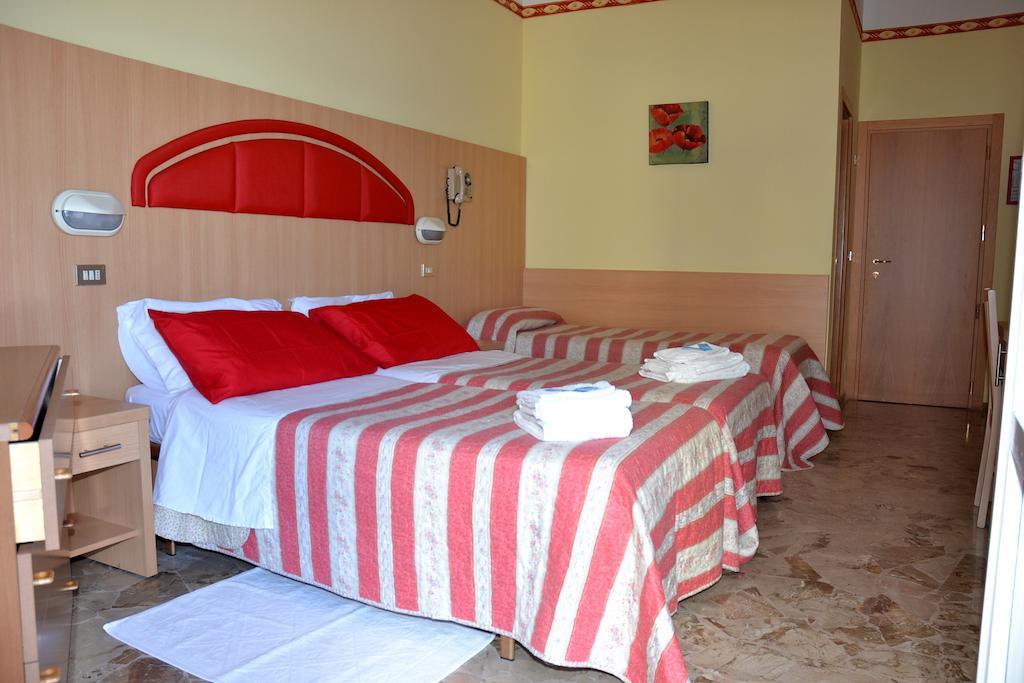 Hotel Marco Polo Bellaria-Igea Marina Habitación foto
